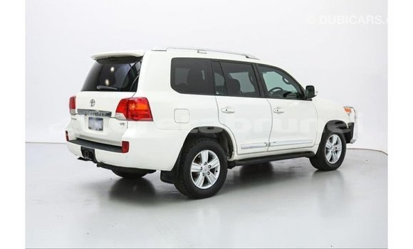 Buy Import Toyota Land Cruiser White Car in Import - Dubai in Belait Buy Import Toyota Land Cruiser White Car in Import - Dubai in Belait