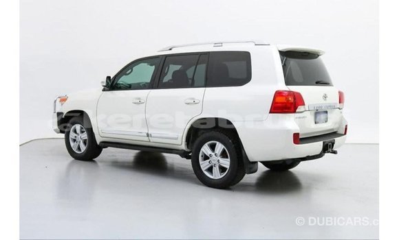 Buy Import Toyota Land Cruiser White Car in Import - Dubai in Belait Buy Import Toyota Land Cruiser White Car in Import - Dubai in Belait