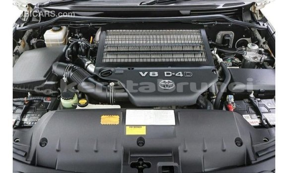 Buy Import Toyota Land Cruiser White Car in Import - Dubai in Belait Buy Import Toyota Land Cruiser White Car in Import - Dubai in Belait