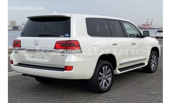 Buy Import Toyota Land Cruiser White Car in Import - Dubai in Belait Buy Import Toyota Land Cruiser White Car in Import - Dubai in Belait