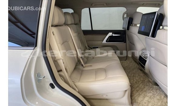 Buy Import Toyota Land Cruiser White Car in Import - Dubai in Belait Buy Import Toyota Land Cruiser White Car in Import - Dubai in Belait