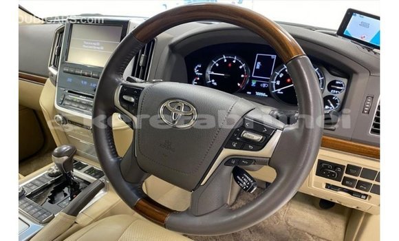 Buy Import Toyota Land Cruiser White Car in Import - Dubai in Belait Buy Import Toyota Land Cruiser White Car in Import - Dubai in Belait