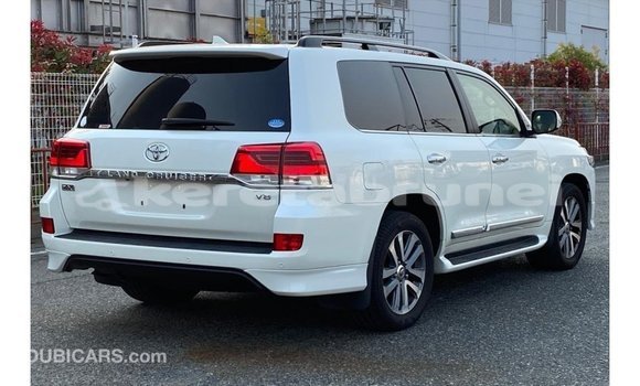 Buy Import Toyota Land Cruiser White Car in Import - Dubai in Belait Buy Import Toyota Land Cruiser White Car in Import - Dubai in Belait