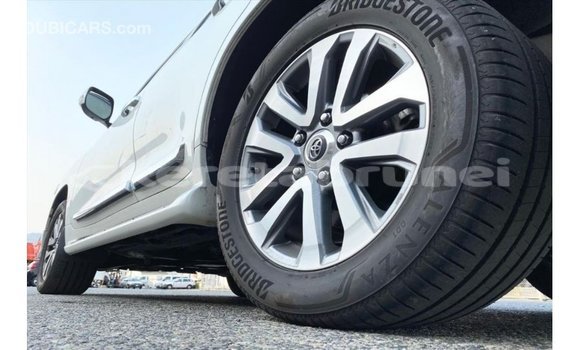 Buy Import Toyota Land Cruiser White Car in Import - Dubai in Belait Buy Import Toyota Land Cruiser White Car in Import - Dubai in Belait
