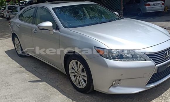 Buy Used Lexus ES Silver Car in Bandar Seri Begawan in Brunei-Muara Buy Used Lexus ES Silver Car in Bandar Seri Begawan in Brunei-Muara