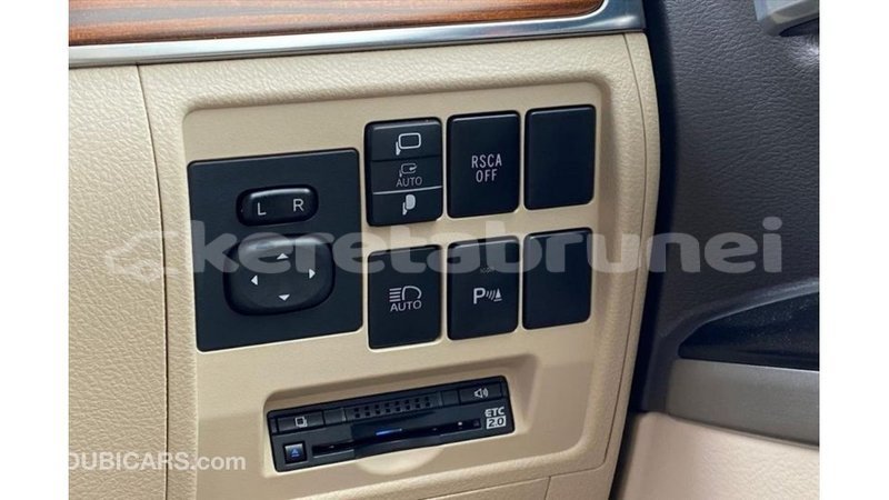 Big with watermark toyota land cruiser belait import dubai 3675