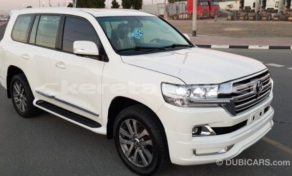 Buy Import Toyota Land Cruiser White Car in Import - Dubai in Belait Buy Import Toyota Land Cruiser White Car in Import - Dubai in Belait
