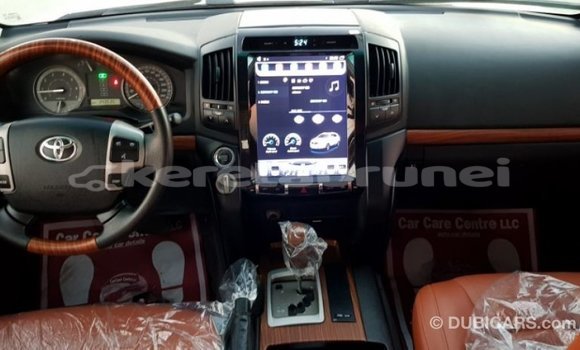 Buy Import Toyota Land Cruiser White Car in Import - Dubai in Belait Buy Import Toyota Land Cruiser White Car in Import - Dubai in Belait