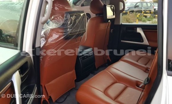 Buy Import Toyota Land Cruiser White Car in Import - Dubai in Belait Buy Import Toyota Land Cruiser White Car in Import - Dubai in Belait