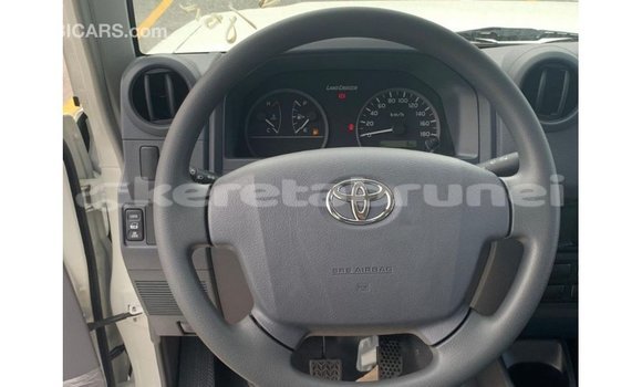 Buy Import Toyota Land Cruiser White Car in Import - Dubai in Belait Buy Import Toyota Land Cruiser White Car in Import - Dubai in Belait