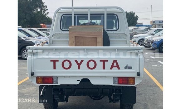 Buy Import Toyota Land Cruiser White Car in Import - Dubai in Belait Buy Import Toyota Land Cruiser White Car in Import - Dubai in Belait