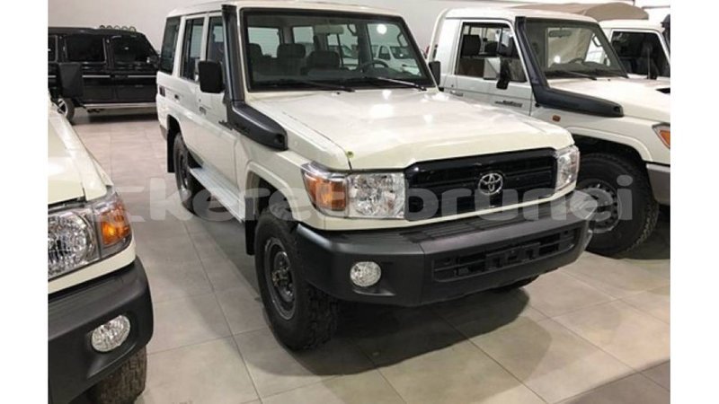 Big with watermark toyota land cruiser belait import dubai 3695