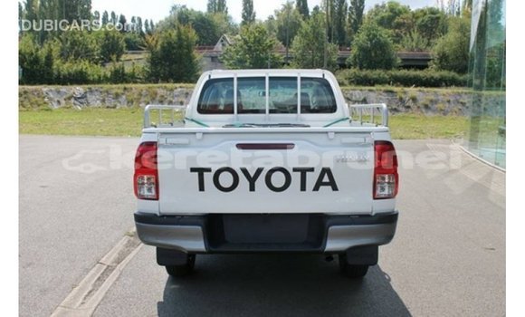 Buy Import Toyota Hilux White Car in Import - Dubai in Belait Buy Import Toyota Hilux White Car in Import - Dubai in Belait