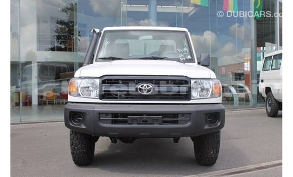 Buy Import Toyota Land Cruiser White Car in Import - Dubai in Belait Buy Import Toyota Land Cruiser White Car in Import - Dubai in Belait