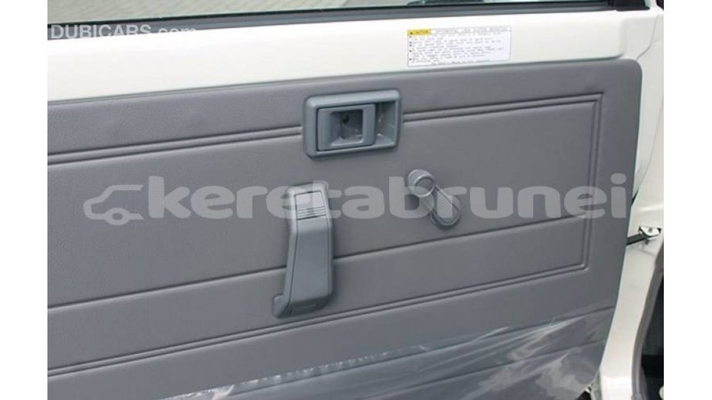 Big with watermark toyota land cruiser belait import dubai 3697