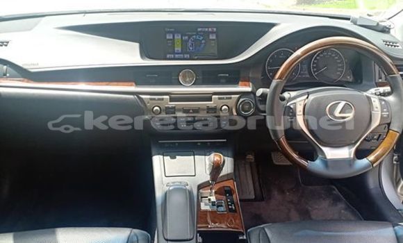 Buy Used Lexus ES Silver Car in Bandar Seri Begawan in Brunei-Muara Buy Used Lexus ES Silver Car in Bandar Seri Begawan in Brunei-Muara