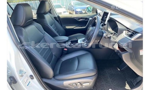 Buy Import Toyota HiAce White Truck in Import - Dubai in Belait Buy Import Toyota HiAce White Truck in Import - Dubai in Belait