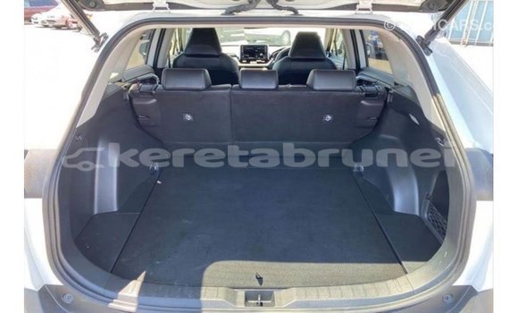 Buy Import Toyota HiAce White Truck in Import - Dubai in Belait Buy Import Toyota HiAce White Truck in Import - Dubai in Belait