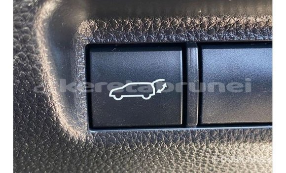 Buy Import Toyota HiAce White Truck in Import - Dubai in Belait Buy Import Toyota HiAce White Truck in Import - Dubai in Belait