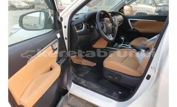 Buy Import Toyota Fortuner White Car in Import - Dubai in Belait Buy Import Toyota Fortuner White Car in Import - Dubai in Belait