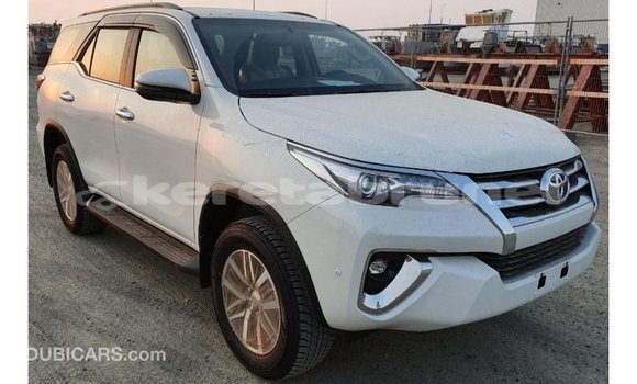 Buy Import Toyota Fortuner White Car in Import - Dubai in Belait Buy Import Toyota Fortuner White Car in Import - Dubai in Belait