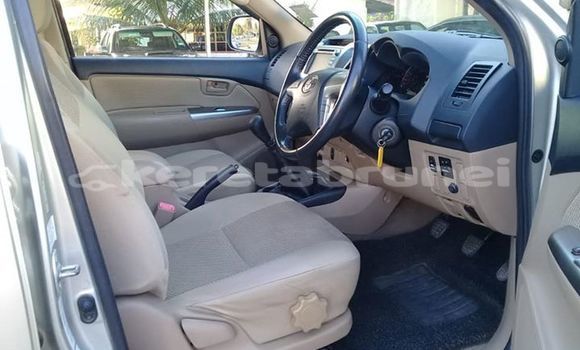 Buy Used Toyota Hilux Silver Car in Bandar Seri Begawan in Brunei-Muara Buy Used Toyota Hilux Silver Car in Bandar Seri Begawan in Brunei-Muara