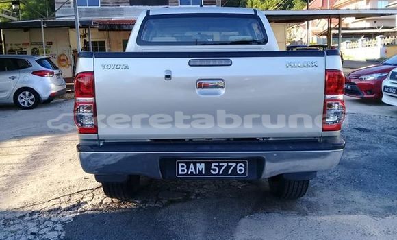 Buy Used Toyota Hilux Silver Car in Bandar Seri Begawan in Brunei-Muara Buy Used Toyota Hilux Silver Car in Bandar Seri Begawan in Brunei-Muara