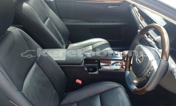 Buy Used Lexus ES Silver Car in Bandar Seri Begawan in Brunei-Muara Buy Used Lexus ES Silver Car in Bandar Seri Begawan in Brunei-Muara