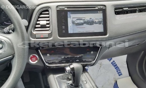 Buy Import Honda C White Bike in Import - Dubai in Belait Buy Import Honda C White Bike in Import - Dubai in Belait