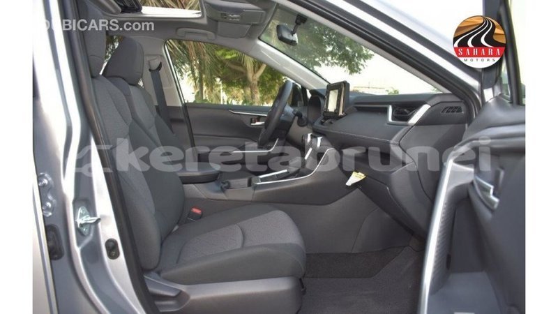 Big with watermark toyota hiace belait import dubai 3718