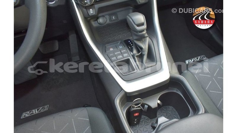 Big with watermark toyota hiace belait import dubai 3718