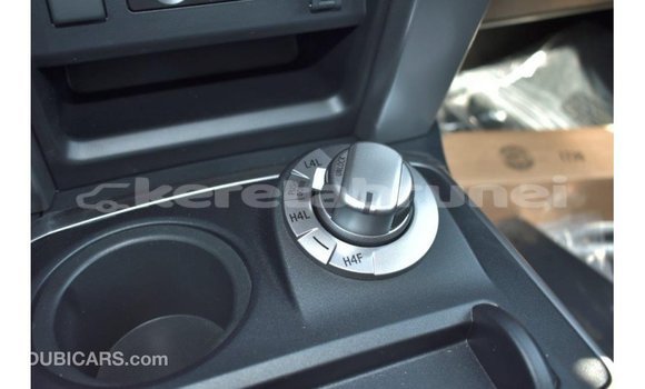 Buy Import Toyota HiAce White Truck in Import - Dubai in Belait Buy Import Toyota HiAce White Truck in Import - Dubai in Belait