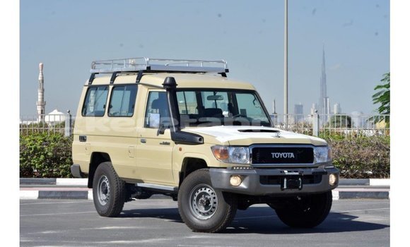 Buy Import Toyota Land Cruiser Beige Car in Import - Dubai in Belait Buy Import Toyota Land Cruiser Beige Car in Import - Dubai in Belait