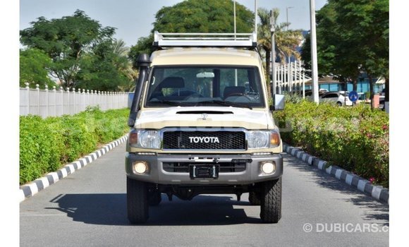Buy Import Toyota Land Cruiser Beige Car in Import - Dubai in Belait Buy Import Toyota Land Cruiser Beige Car in Import - Dubai in Belait