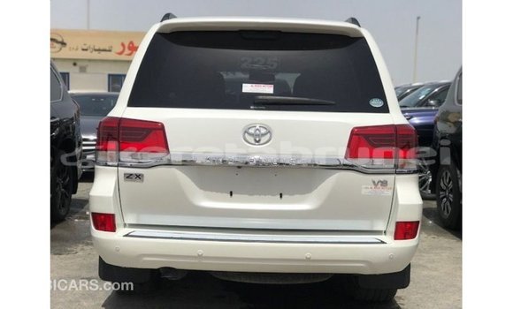Buy Import Toyota Land Cruiser White Car in Import - Dubai in Belait Buy Import Toyota Land Cruiser White Car in Import - Dubai in Belait