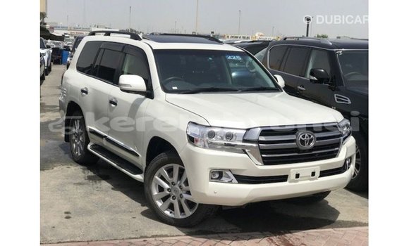 Buy Import Toyota Land Cruiser White Car in Import - Dubai in Belait Buy Import Toyota Land Cruiser White Car in Import - Dubai in Belait