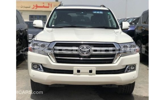 Buy Import Toyota Land Cruiser White Car in Import - Dubai in Belait Buy Import Toyota Land Cruiser White Car in Import - Dubai in Belait