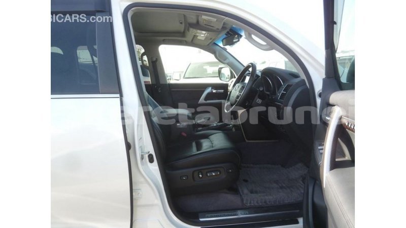 Big with watermark toyota land cruiser belait import dubai 3723