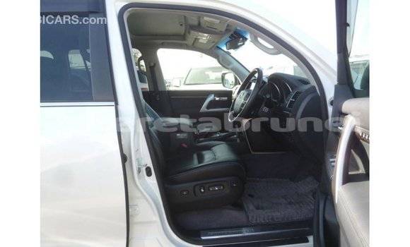 Buy Import Toyota Land Cruiser White Car in Import - Dubai in Belait Buy Import Toyota Land Cruiser White Car in Import - Dubai in Belait