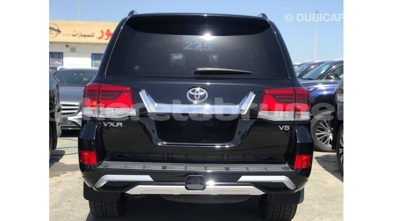 Big with watermark toyota land cruiser belait import dubai 3732