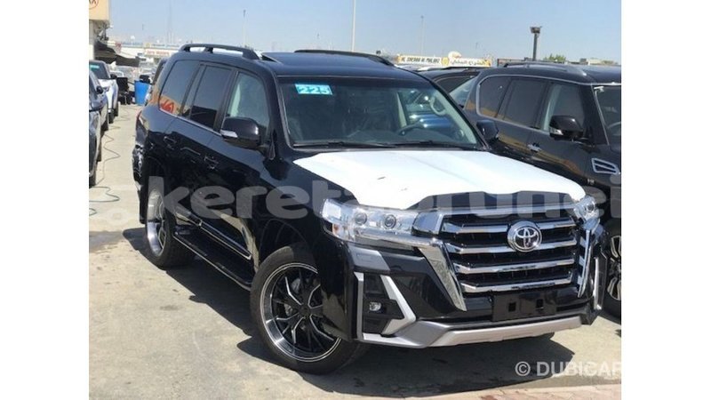 Big with watermark toyota land cruiser belait import dubai 3732