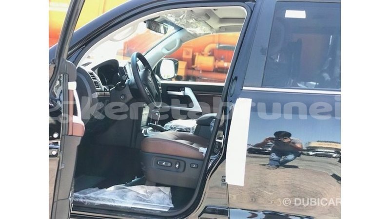 Big with watermark toyota land cruiser belait import dubai 3732