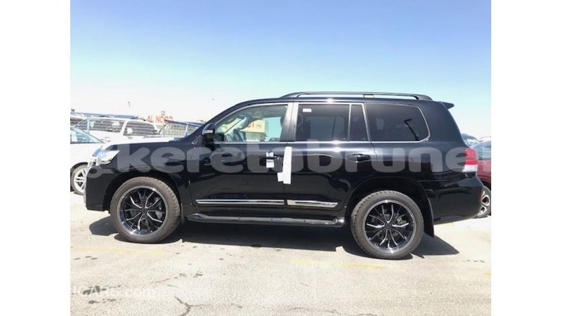 Big with watermark toyota land cruiser belait import dubai 3732