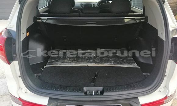 Buy Used Kia Sportage White Car in Bandar Seri Begawan in Brunei-Muara Buy Used Kia Sportage White Car in Bandar Seri Begawan in Brunei-Muara