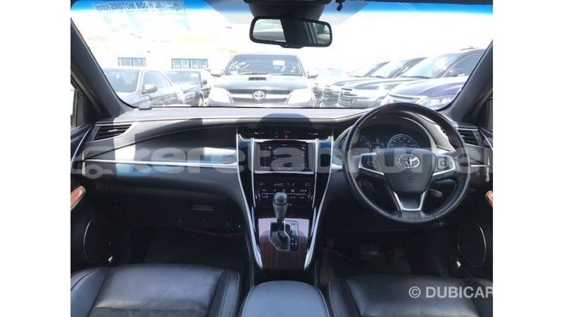 Big with watermark toyota harrier belait import dubai 3738