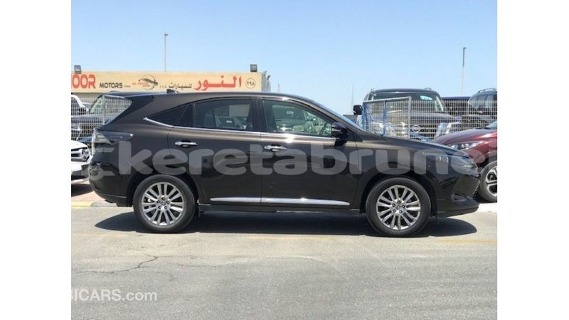 Big with watermark toyota harrier belait import dubai 3738