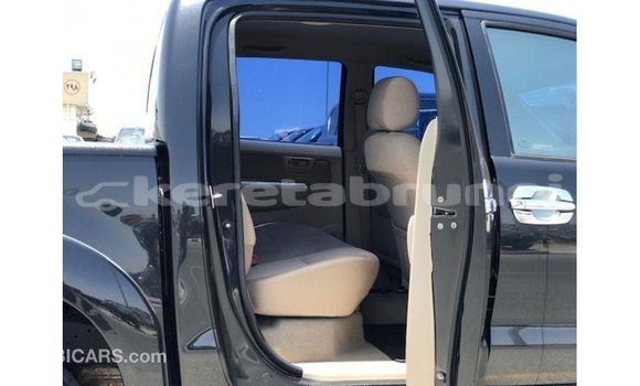Buy Import Toyota Hilux Black Car in Import - Dubai in Belait Buy Import Toyota Hilux Black Car in Import - Dubai in Belait