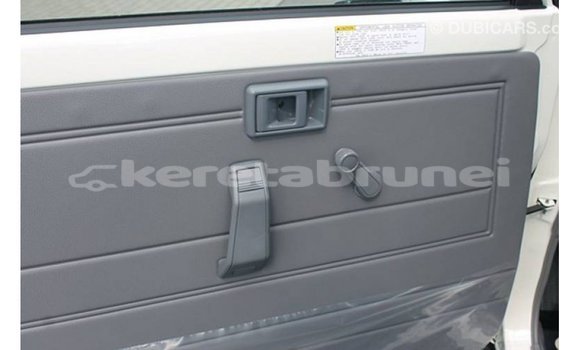 Buy Import Toyota Land Cruiser White Car in Import - Dubai in Belait Buy Import Toyota Land Cruiser White Car in Import - Dubai in Belait