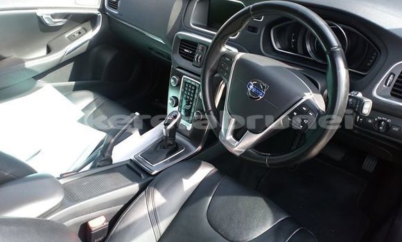 Buy Used Volvo V40 Other Car in Bandar Seri Begawan in Brunei-Muara Buy Used Volvo V40 Other Car in Bandar Seri Begawan in Brunei-Muara