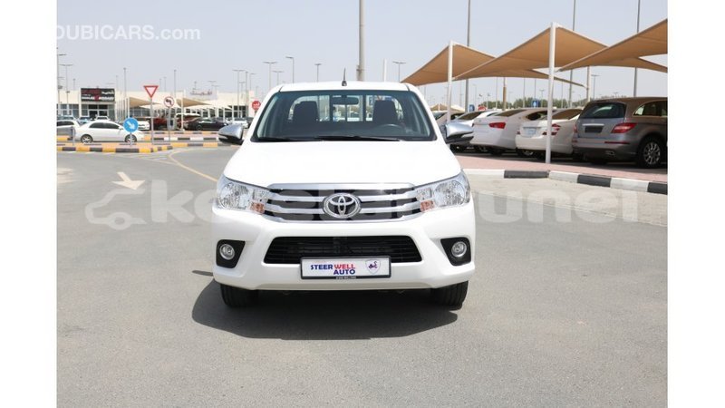 Big with watermark toyota hilux belait import dubai 3750